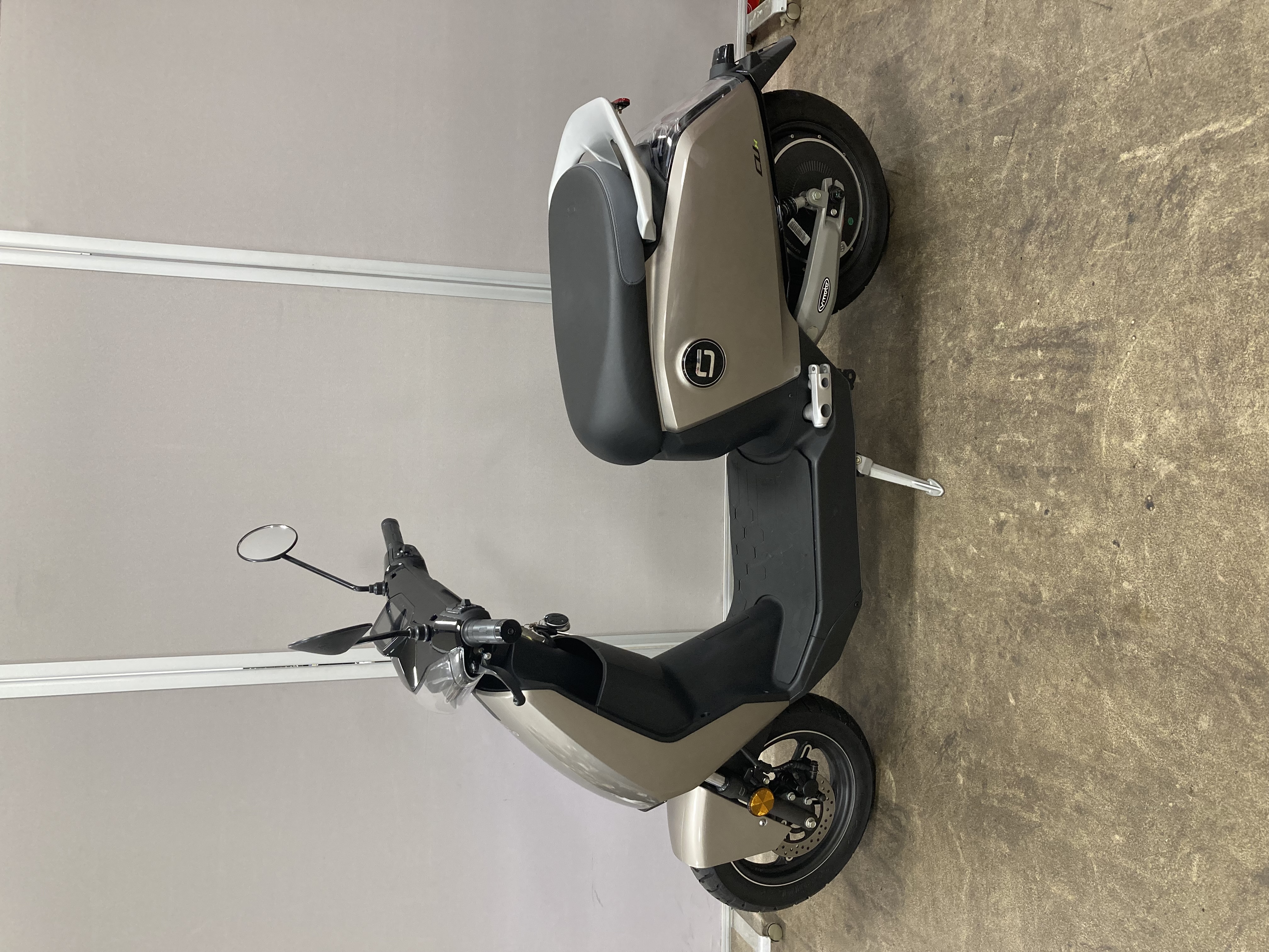 XEAM SUPER SOCO CUX スターライトシルバー 2020年式 LYSCUX11XM1001430